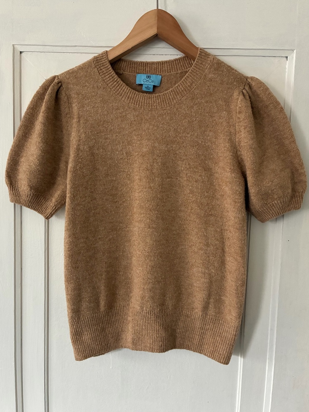 CeCe Minimalist Camel Tan Short Puff Sleeve Crew Neck Knit Sweater Size M